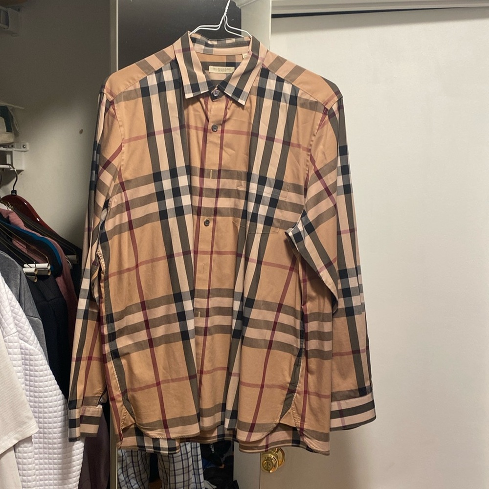 Men’s Burberry shirt